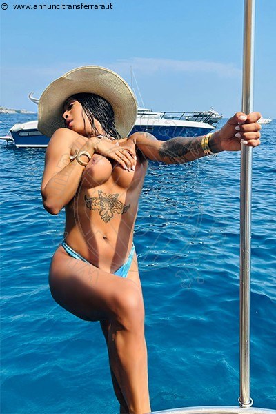 Foto Arianna Ferrari Pornostar  Transescort Napoli
